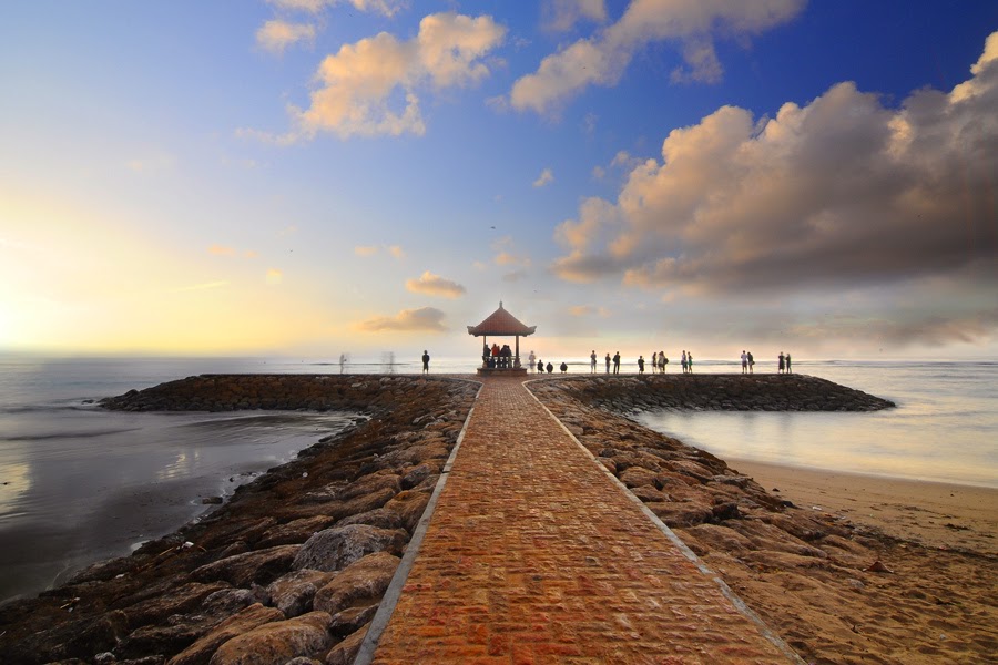 Pungli Terjadi di Pantai Matahari Terbit Bali?